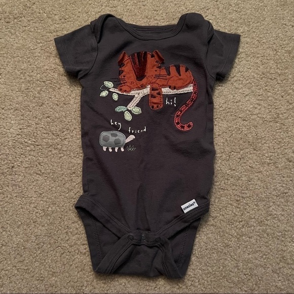 Gerber Onesies- Bundle of 4 - Picture 4 of 5